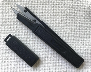 Gingher Featherweight Snips 4"